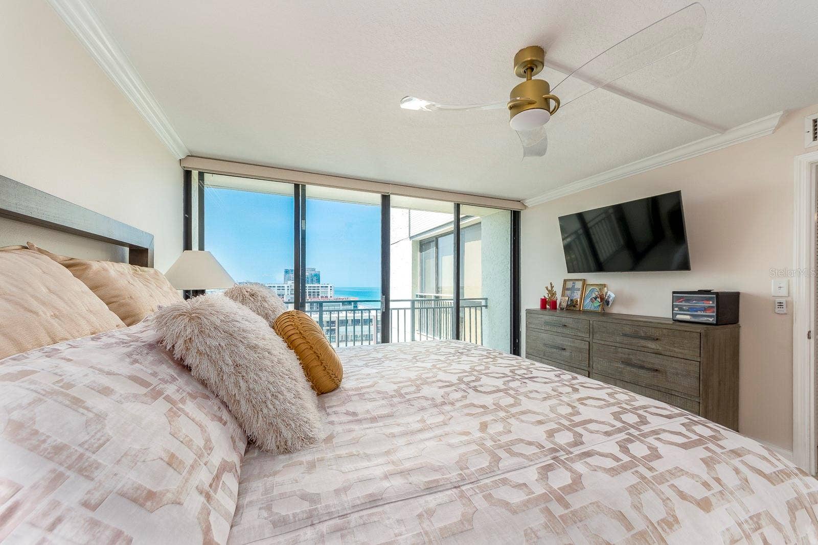 1390 GULF BOULEVARD, #1203, Clearwater, FL 33767 1390 GULF BOULEVARD, #1203, Clearwater, FL 33767