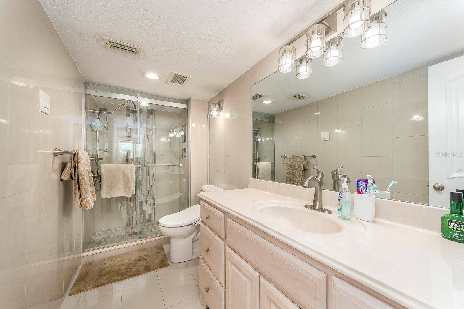 1390 GULF BOULEVARD, #1203, Clearwater, FL 33767 1390 GULF BOULEVARD, #1203, Clearwater, FL 33767