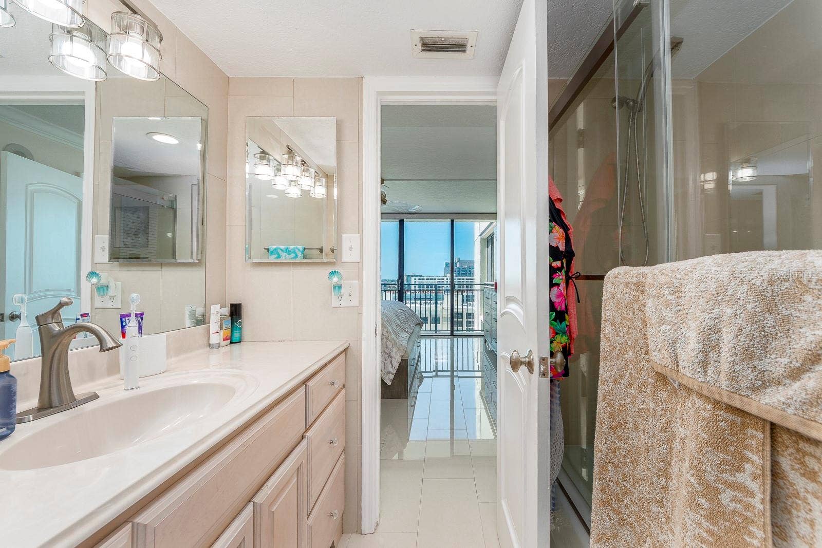 1390 GULF BOULEVARD, #1203, Clearwater, FL 33767 1390 GULF BOULEVARD, #1203, Clearwater, FL 33767