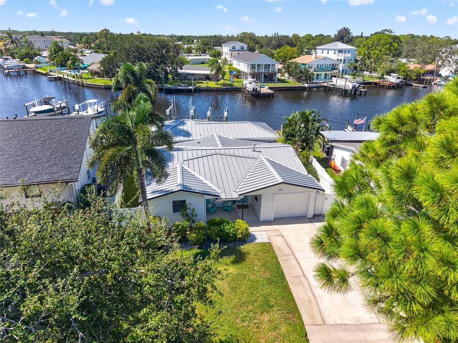 Property photo for 209 TALLAHASSEE DRIVE NE, St Petersburg, FL