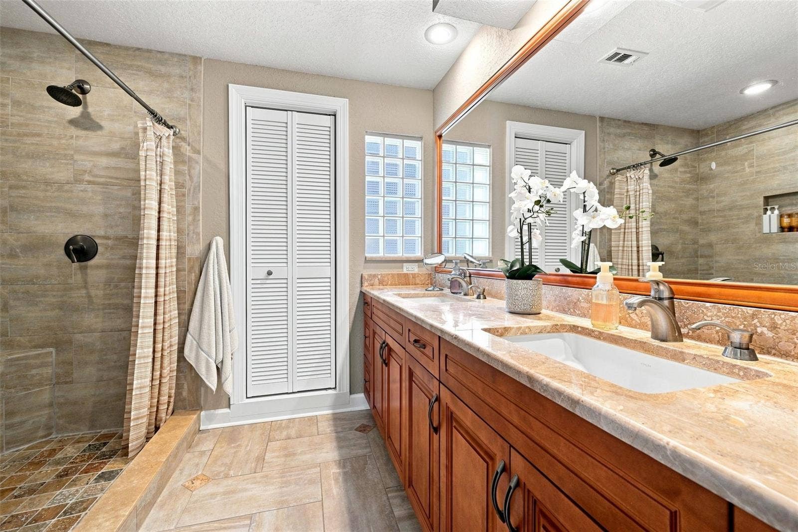2800 HAVERHILL DRIVE, Clearwater, FL 33761 Primary Bathroom