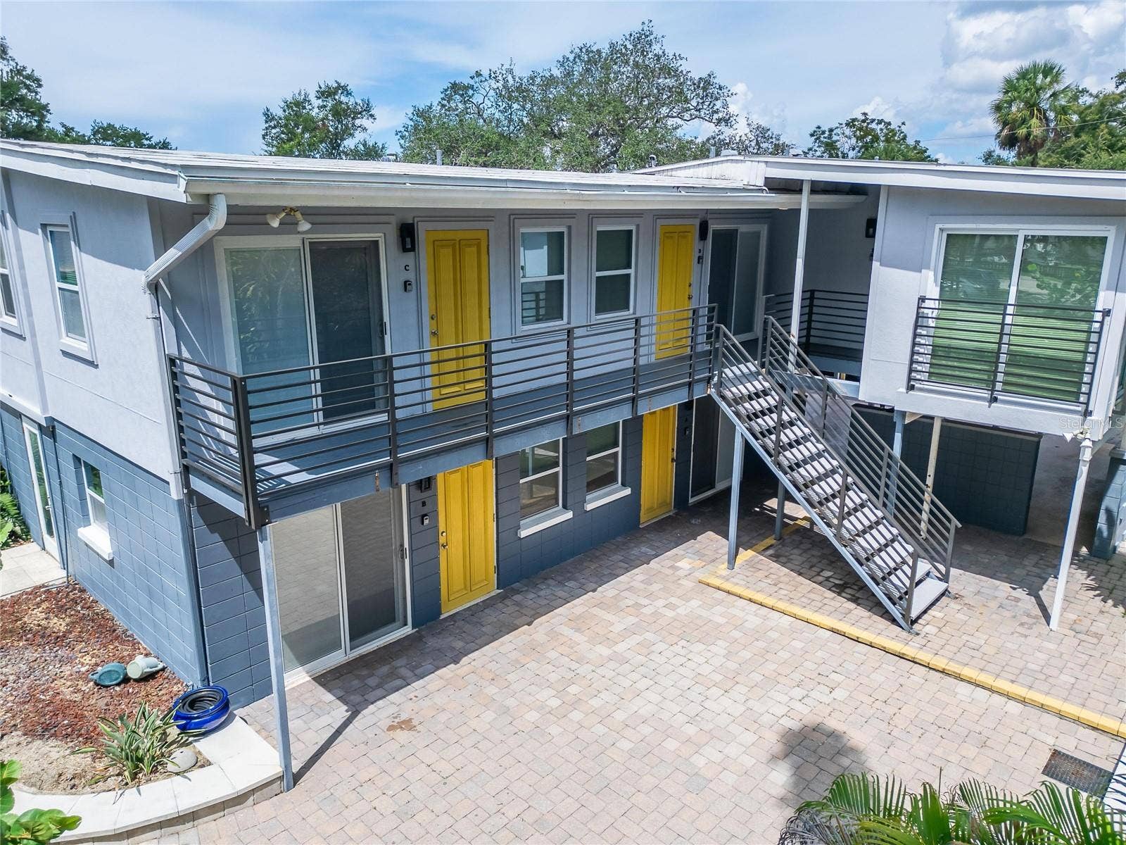 1236 13TH STREET, Sarasota, FL 34236 Shared courtyard with brick pavers