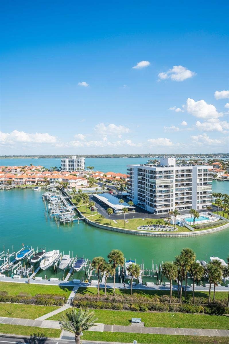 1660 GULF BOULEVARD, #PH5, Clearwater Beach, FL 33767