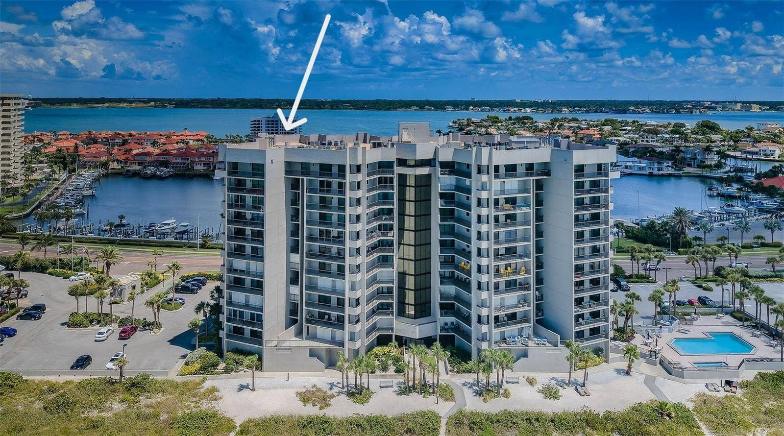 Top floor, Penthouse level Gulf front residence