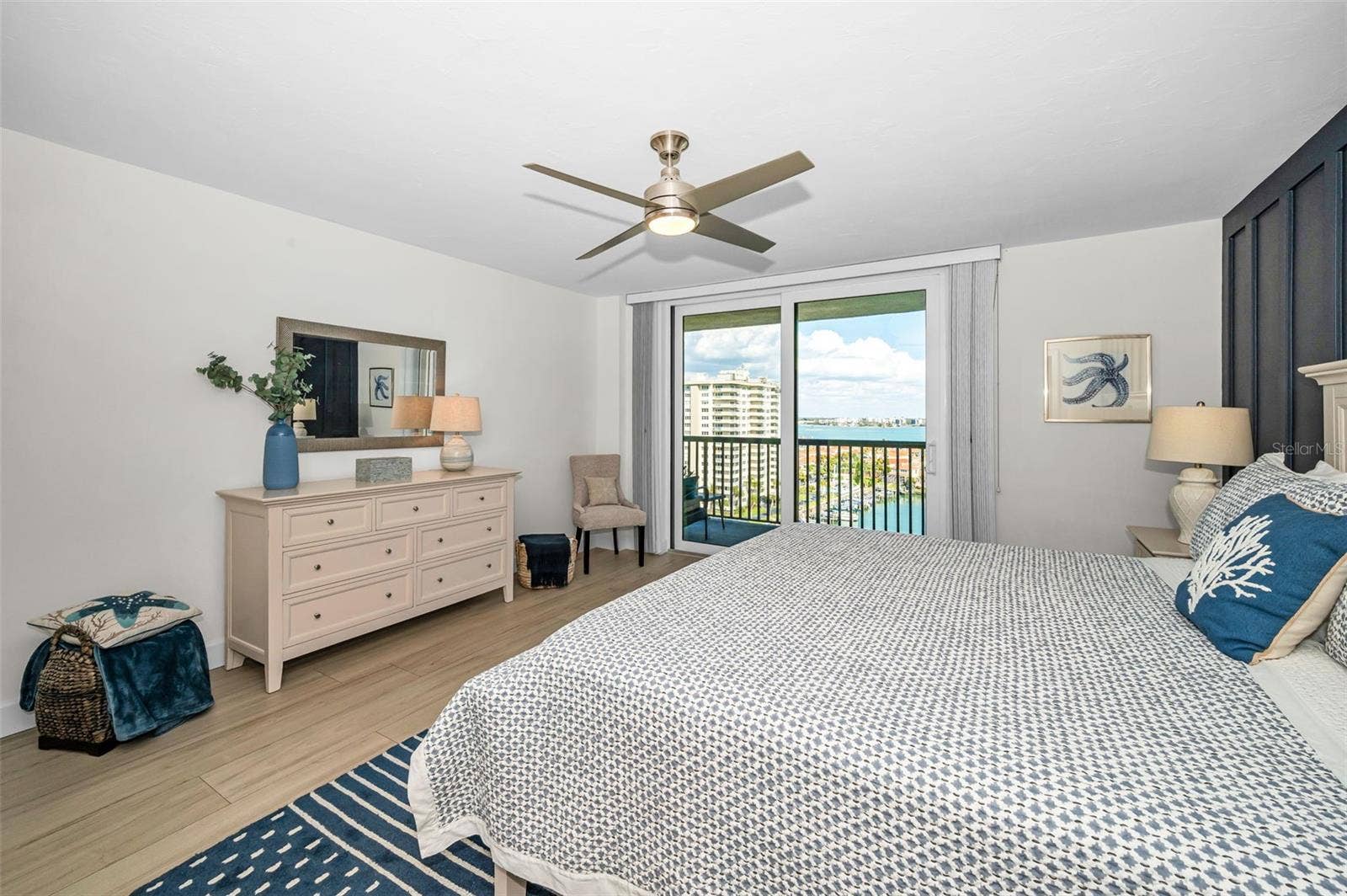 1660 GULF BOULEVARD, #PH5, Clearwater Beach, FL 33767