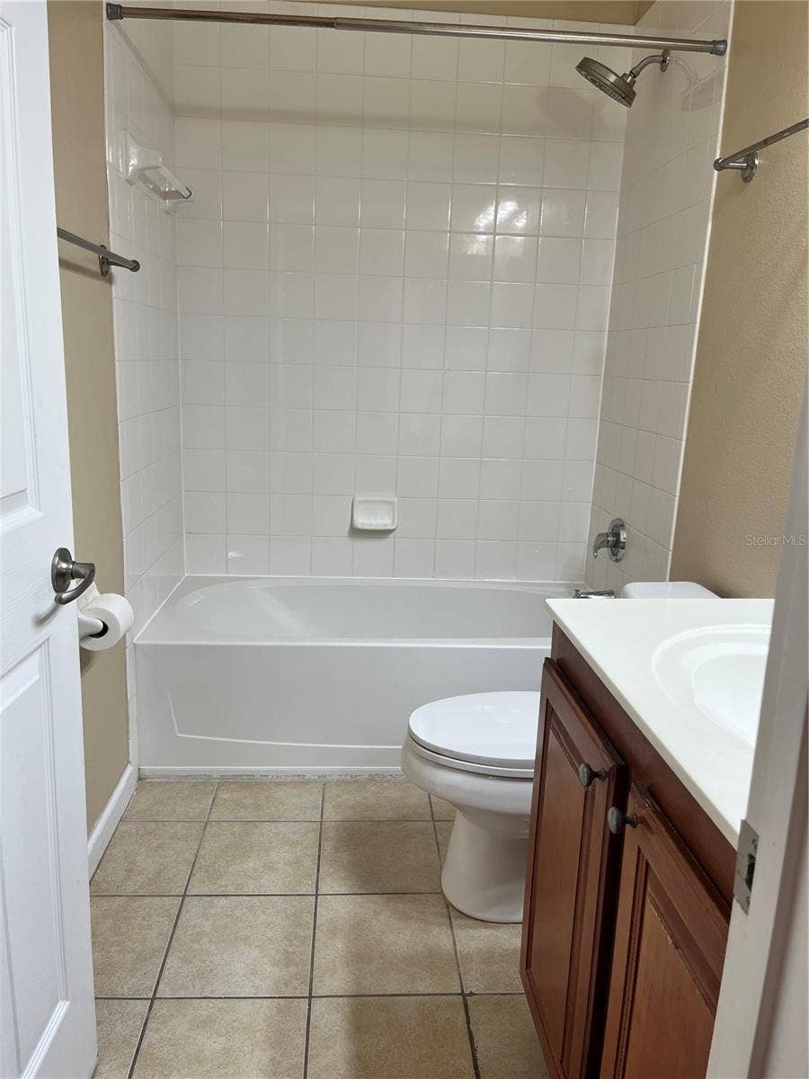 Jack and Jill bathroom on the 2nd floor.