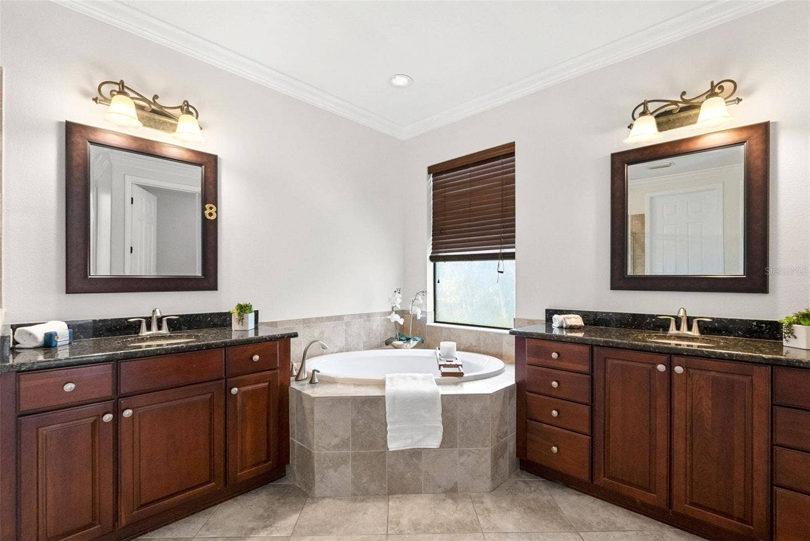 Primary En-Suite-Dual Sink Vanities