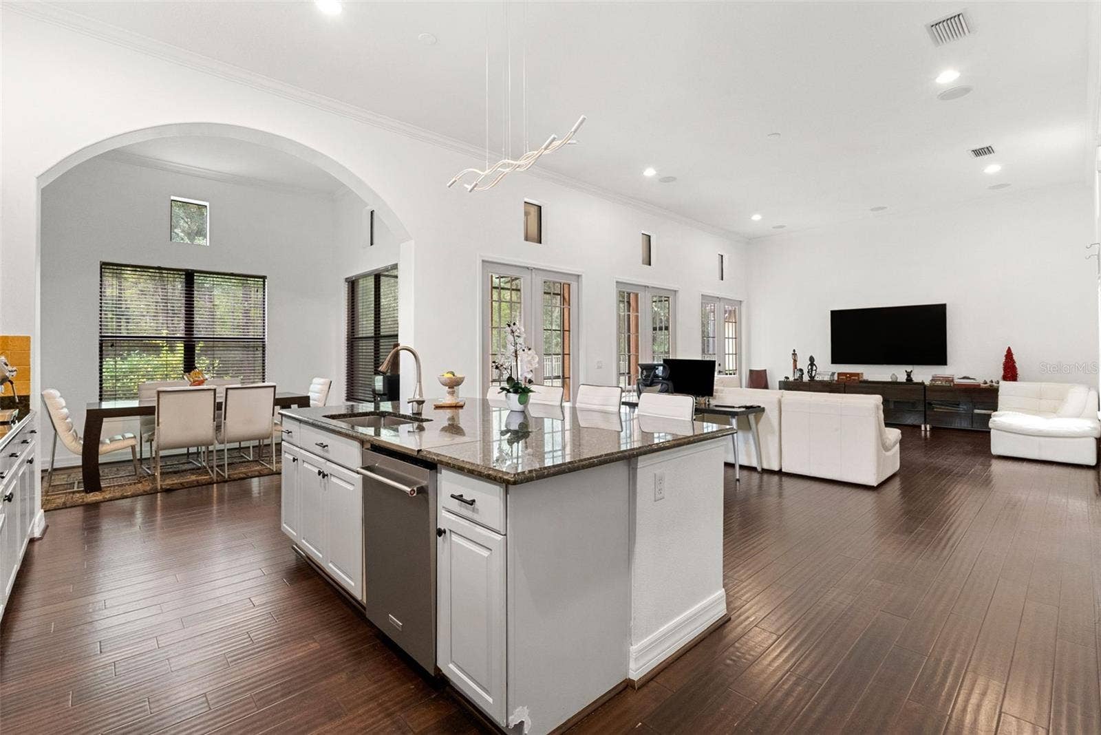 Kitchen-Granite Counter Tops