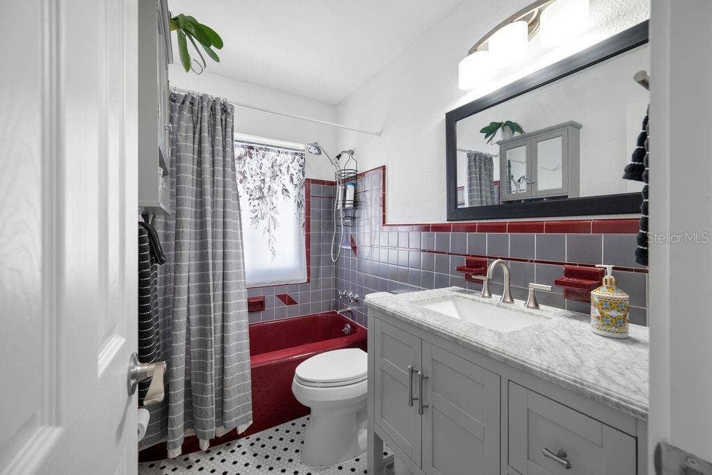 1472 DURLING DRIVE S, South Pasadena, FL 33707 Pristine Condition Retro Hall Bathroom with Tub Shower