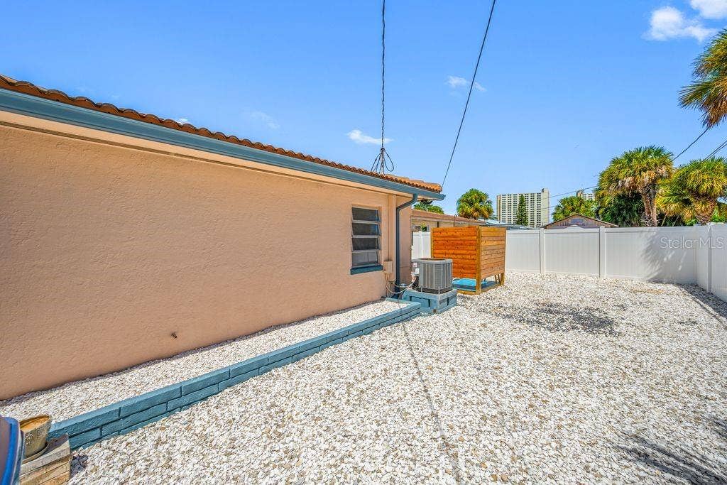 1472 DURLING DRIVE S, South Pasadena, FL 33707 Right Side of Home