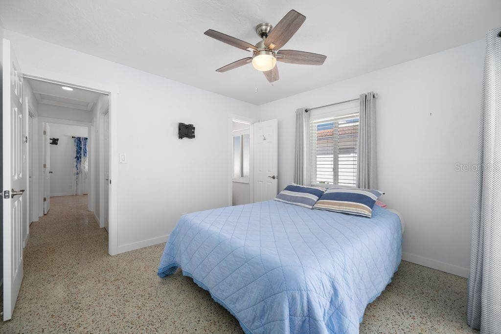 1472 DURLING DRIVE S, South Pasadena, FL 33707 Primary Bedroom - Showing Hallway and Entrance to En-Suite Bathroom
