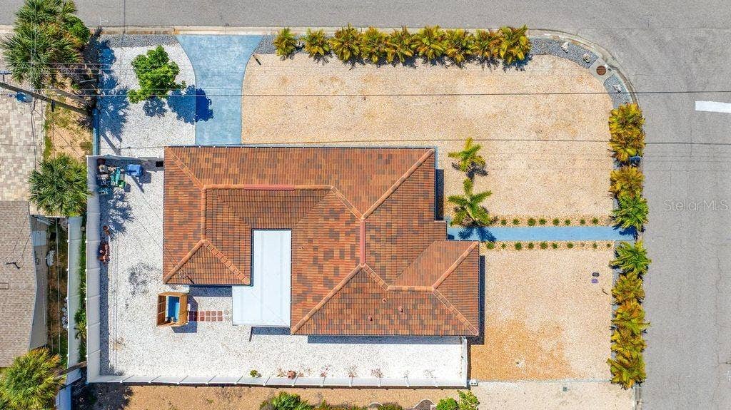 1472 DURLING DRIVE S, South Pasadena, FL 33707 Corner Lot - Low Maintenance Living!