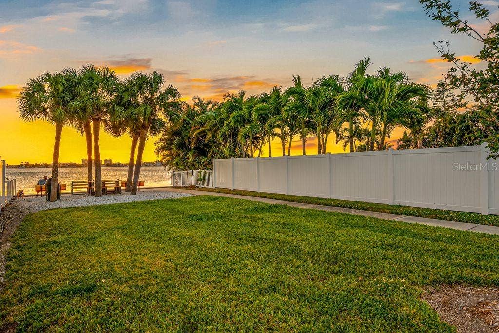 1472 DURLING DRIVE S, South Pasadena, FL 33707 Relax and watch our Glorious Sunsets! This mini park is at the end of 14th Ave S. in your neighborhood. So Beautiful!