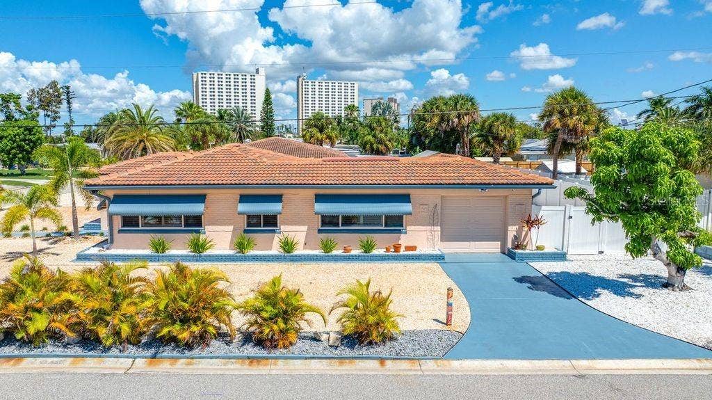 1472 DURLING DRIVE S, South Pasadena, FL 33707 Garage is on Pasadena Shores Dr S.