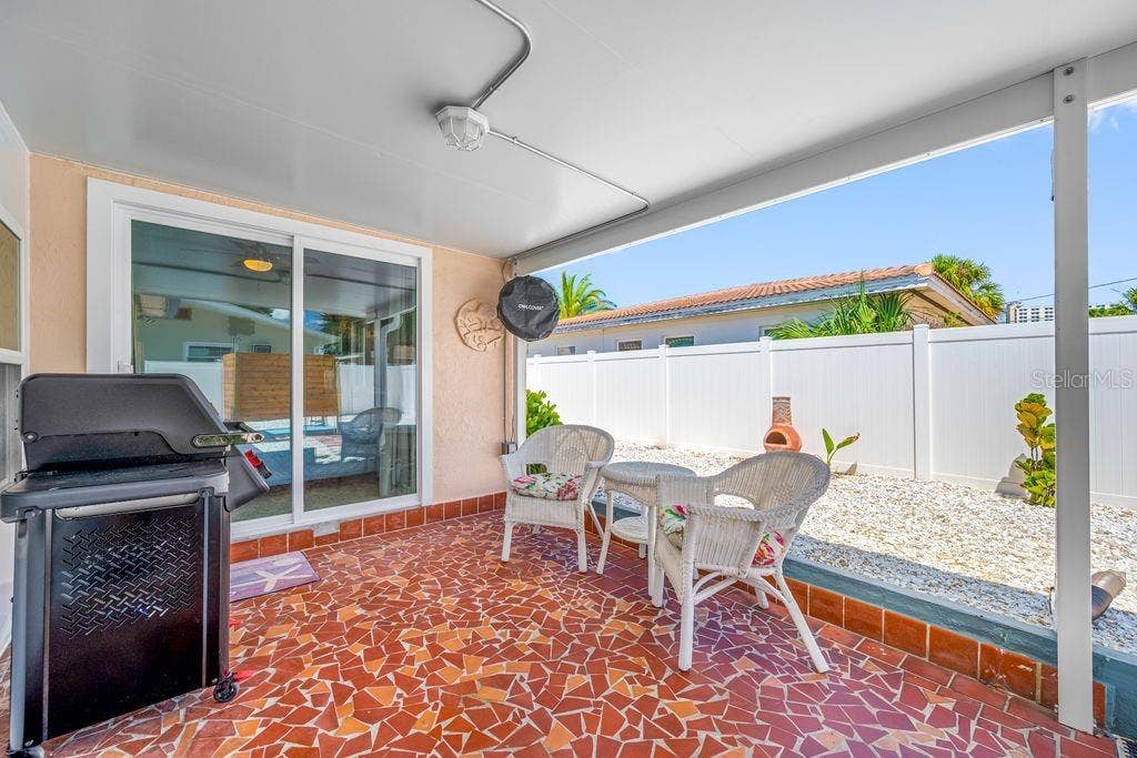 1472 DURLING DRIVE S, South Pasadena, FL 33707 What a great way to start your day with Coffee!