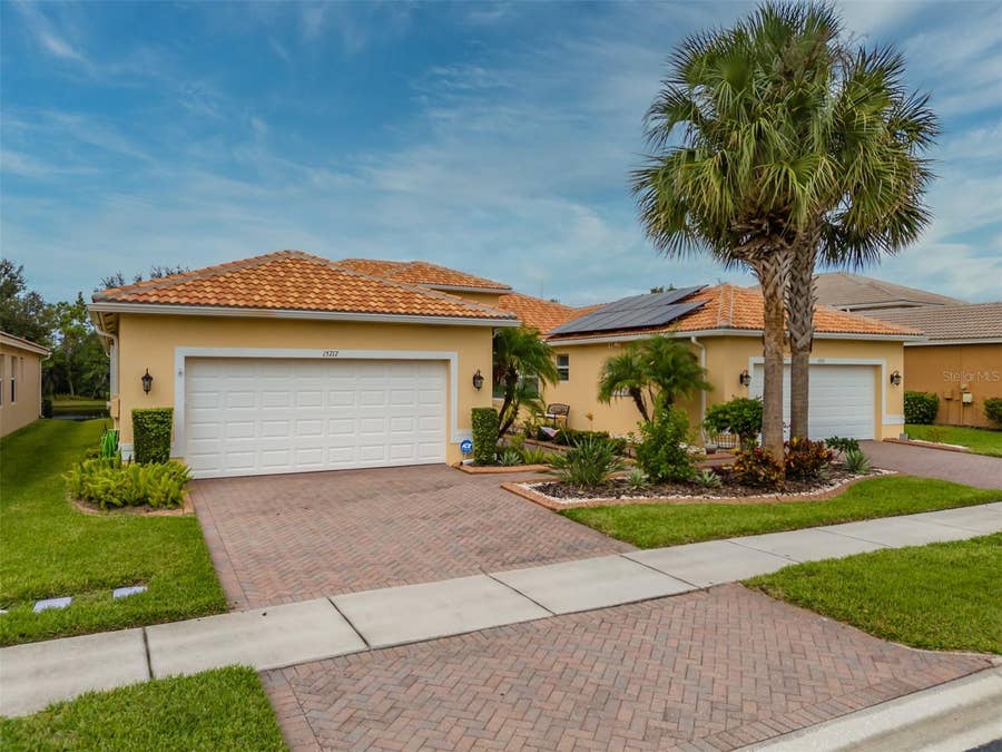 Property photo for 15717 AURORA LAKE CIRCLE, Wimauma, FL