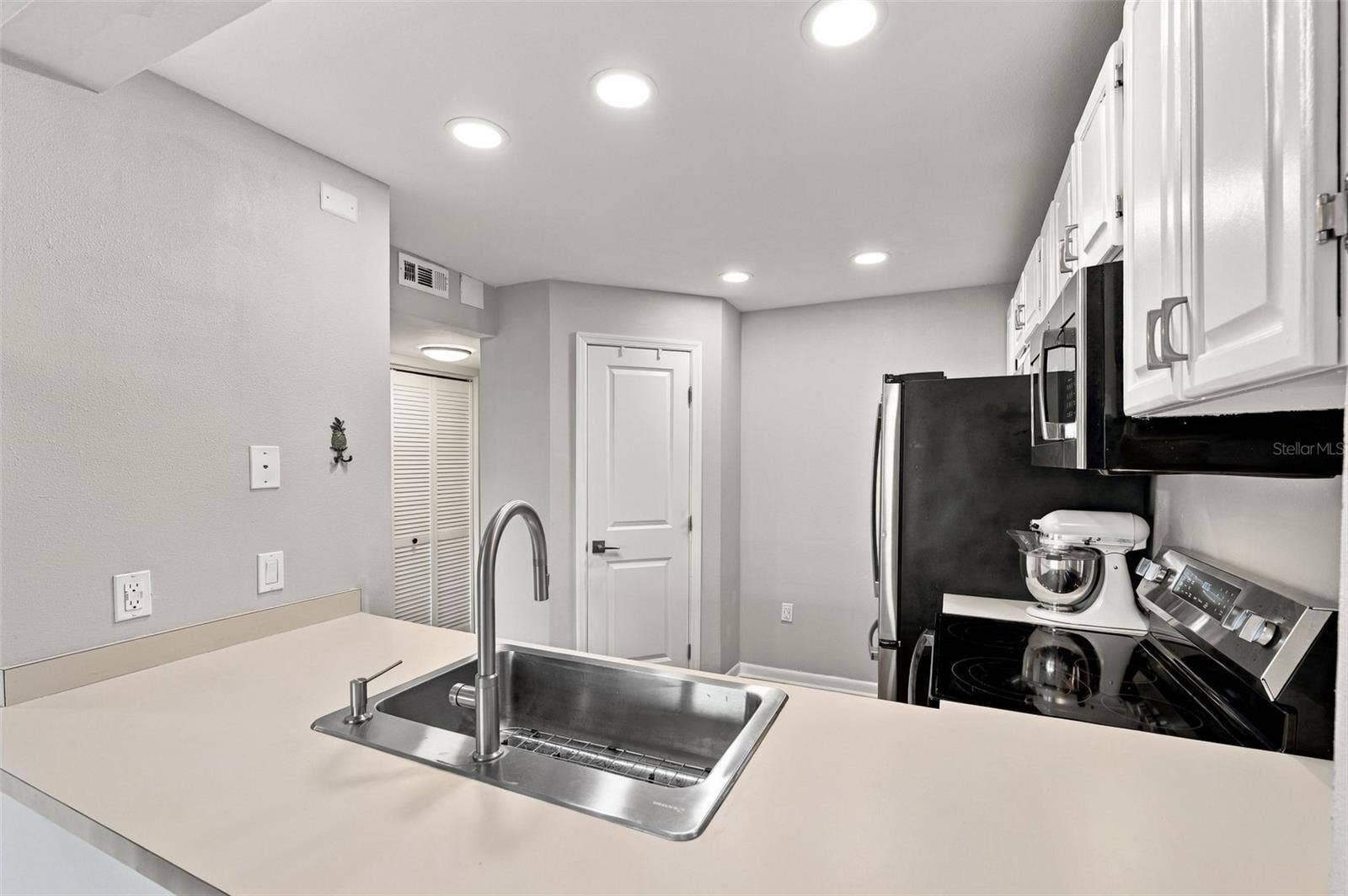 106 1ST STREET E, #113, Tierra Verde, FL 33715 106 1ST STREET E, #113, Tierra Verde, FL 33715