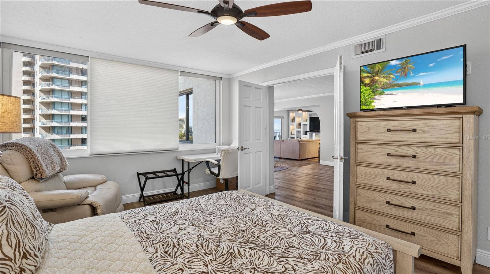 1480 GULF BOULEVARD, #601, Clearwater Beach, FL 33767 guest bedroom