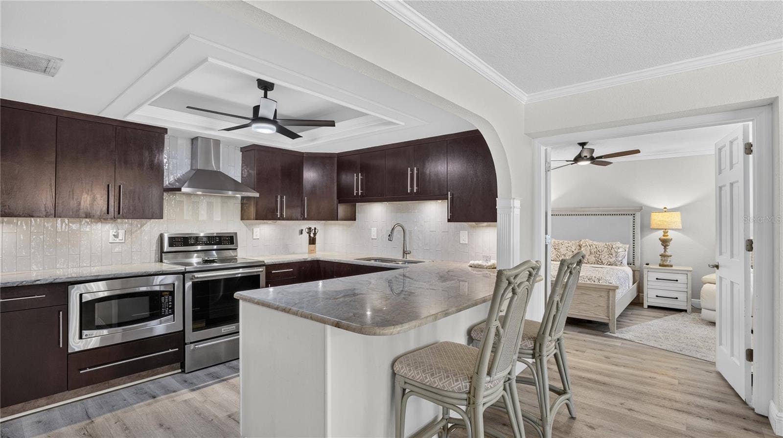 1480 GULF BOULEVARD, #601, Clearwater Beach, FL 33767 kitchen
