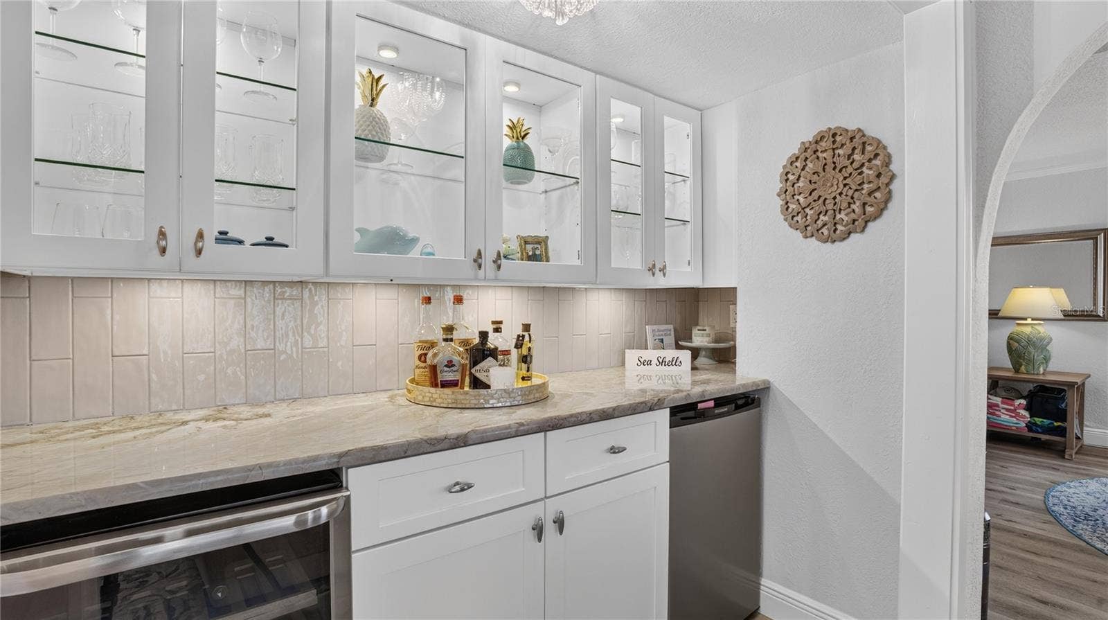 1480 GULF BOULEVARD, #601, Clearwater Beach, FL 33767 dry bar with built in ice maker and wine fridge