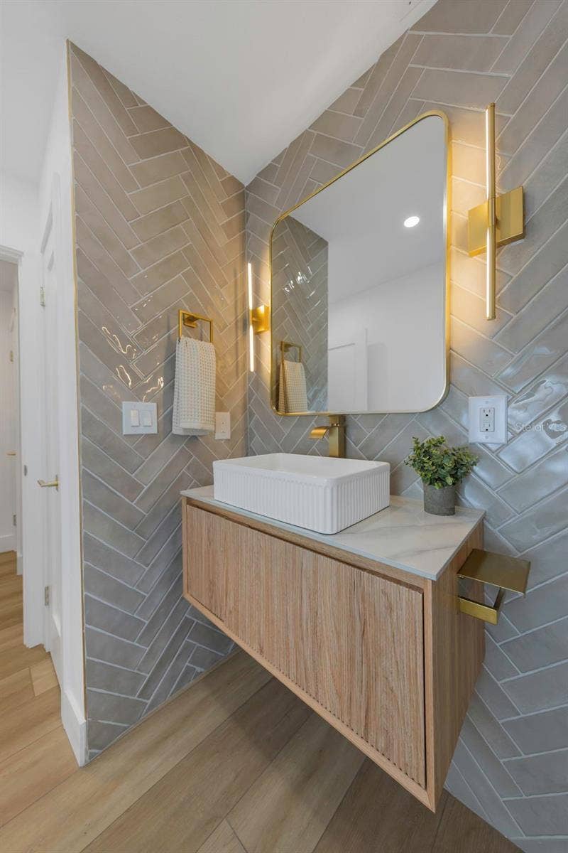 8209 134TH STREET, Seminole, FL 33776 Second Bathroom - Second Floor