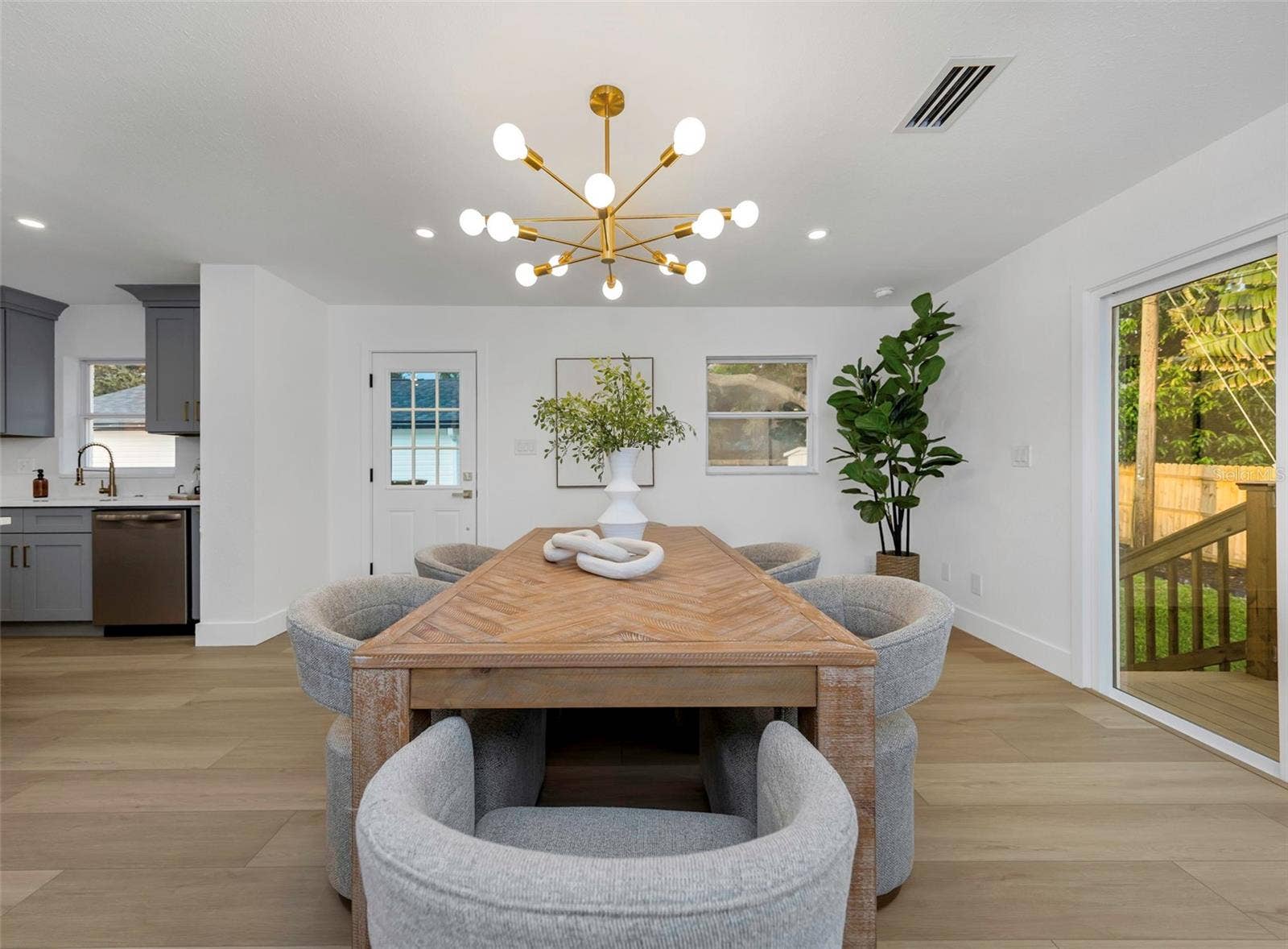 8209 134TH STREET, Seminole, FL 33776 Dining Area