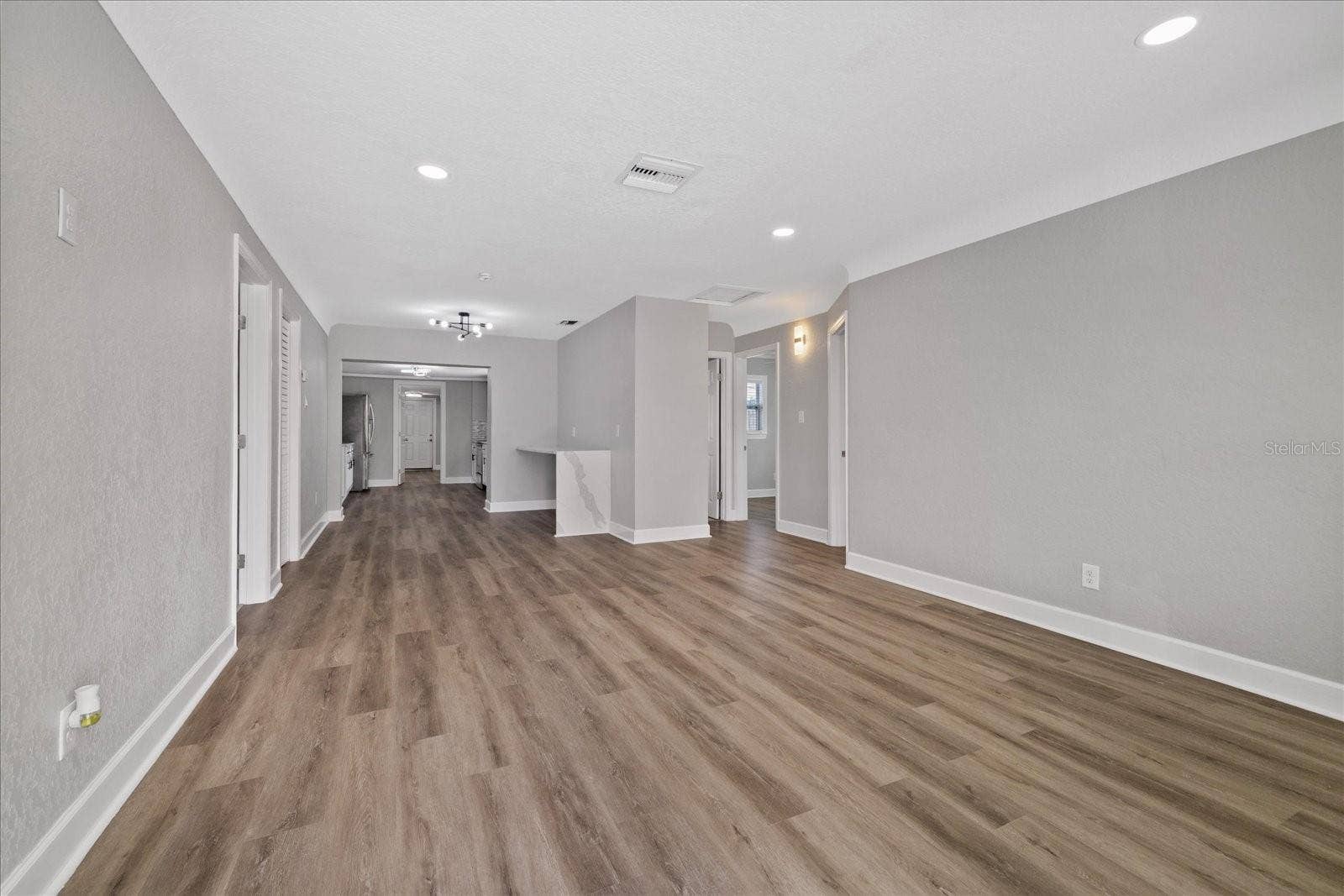 4053 31ST STREET N, St Petersburg, FL 33714 4053 31ST STREET N, St Petersburg, FL 33714