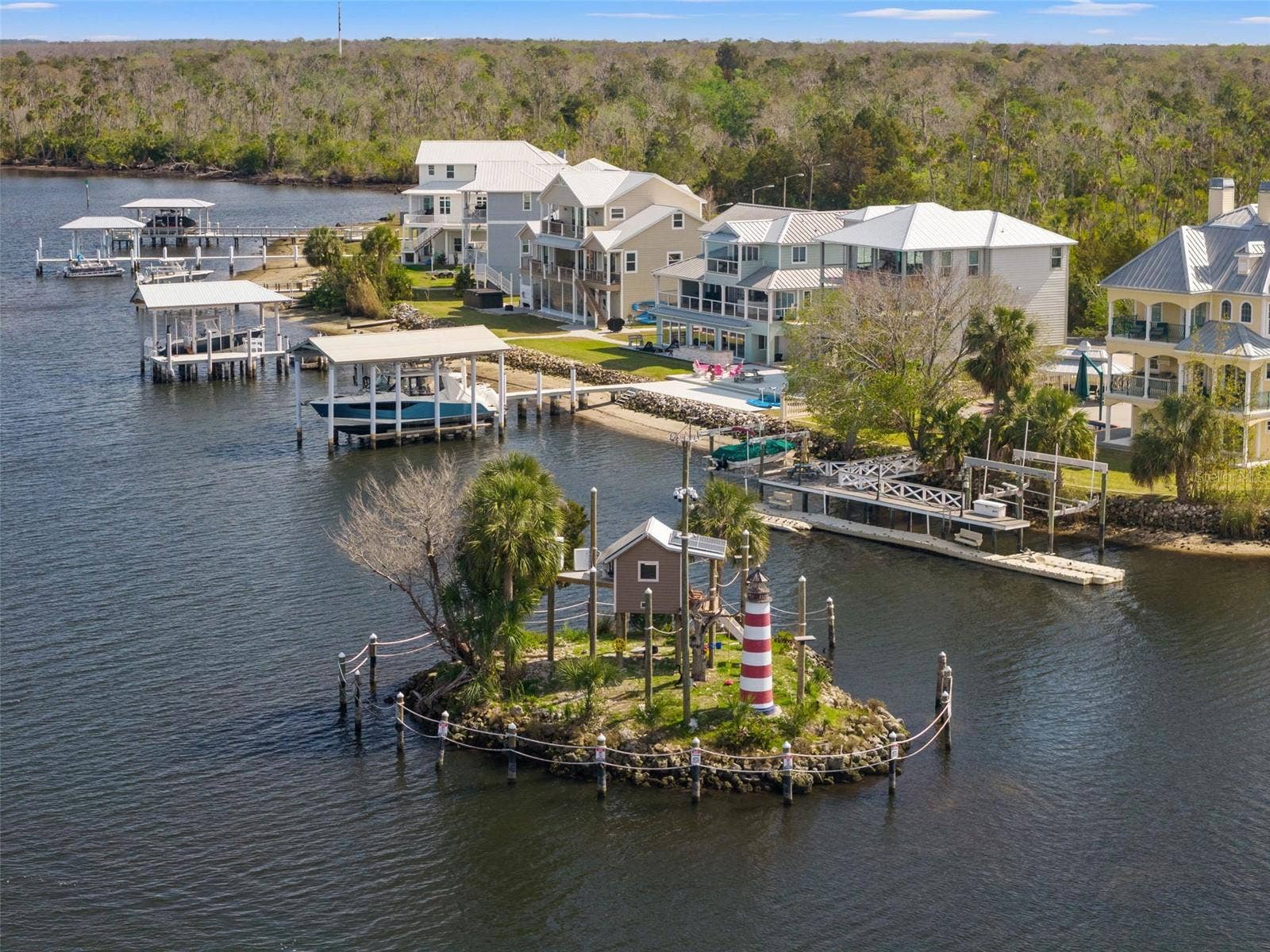 5155 S GRAY PELICAN WAY, Homosassa, FL 34448 Monkey Island!