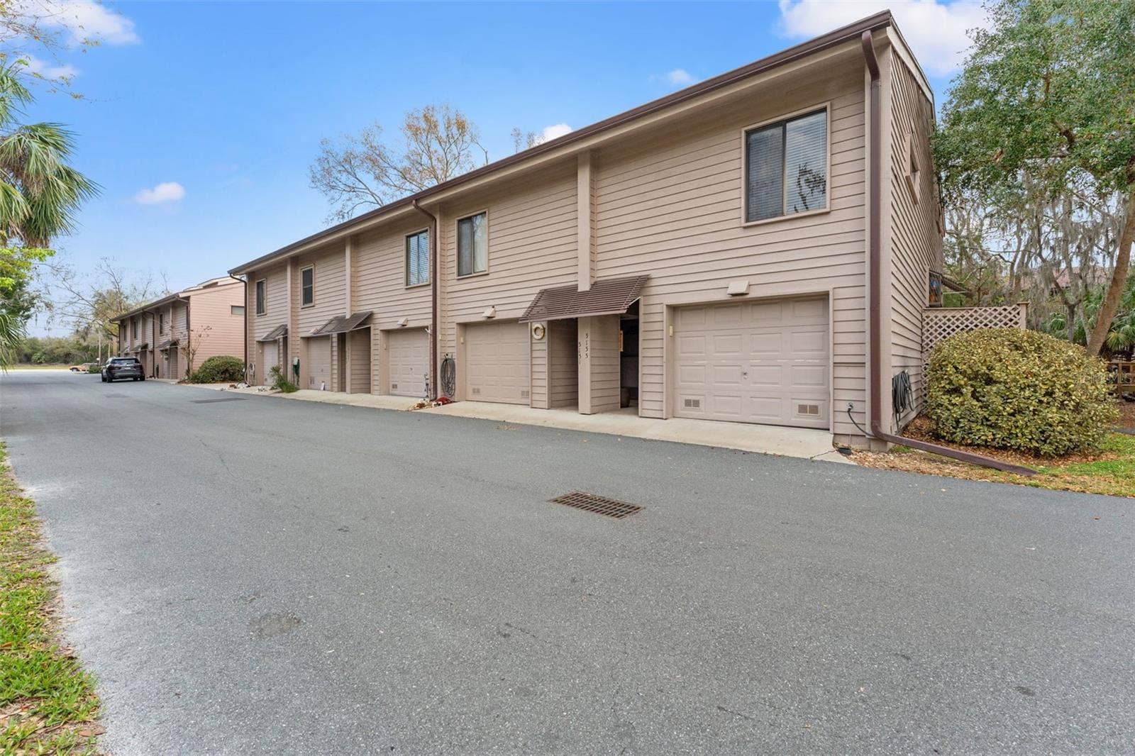 5155 S GRAY PELICAN WAY, Homosassa, FL 34448 The home, 5155, is an end unit.