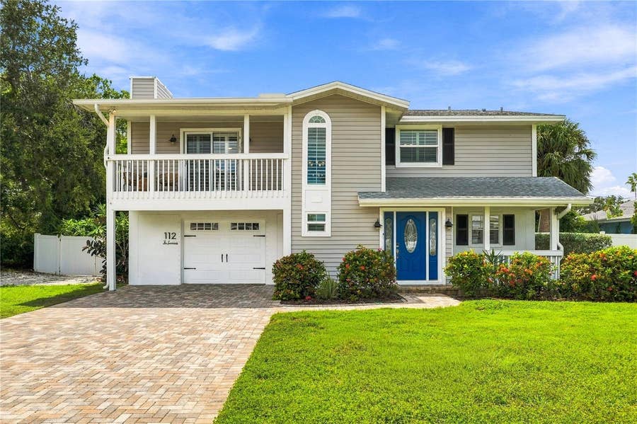 Heide Rand - Coastal Properties & Forbes Global Properties