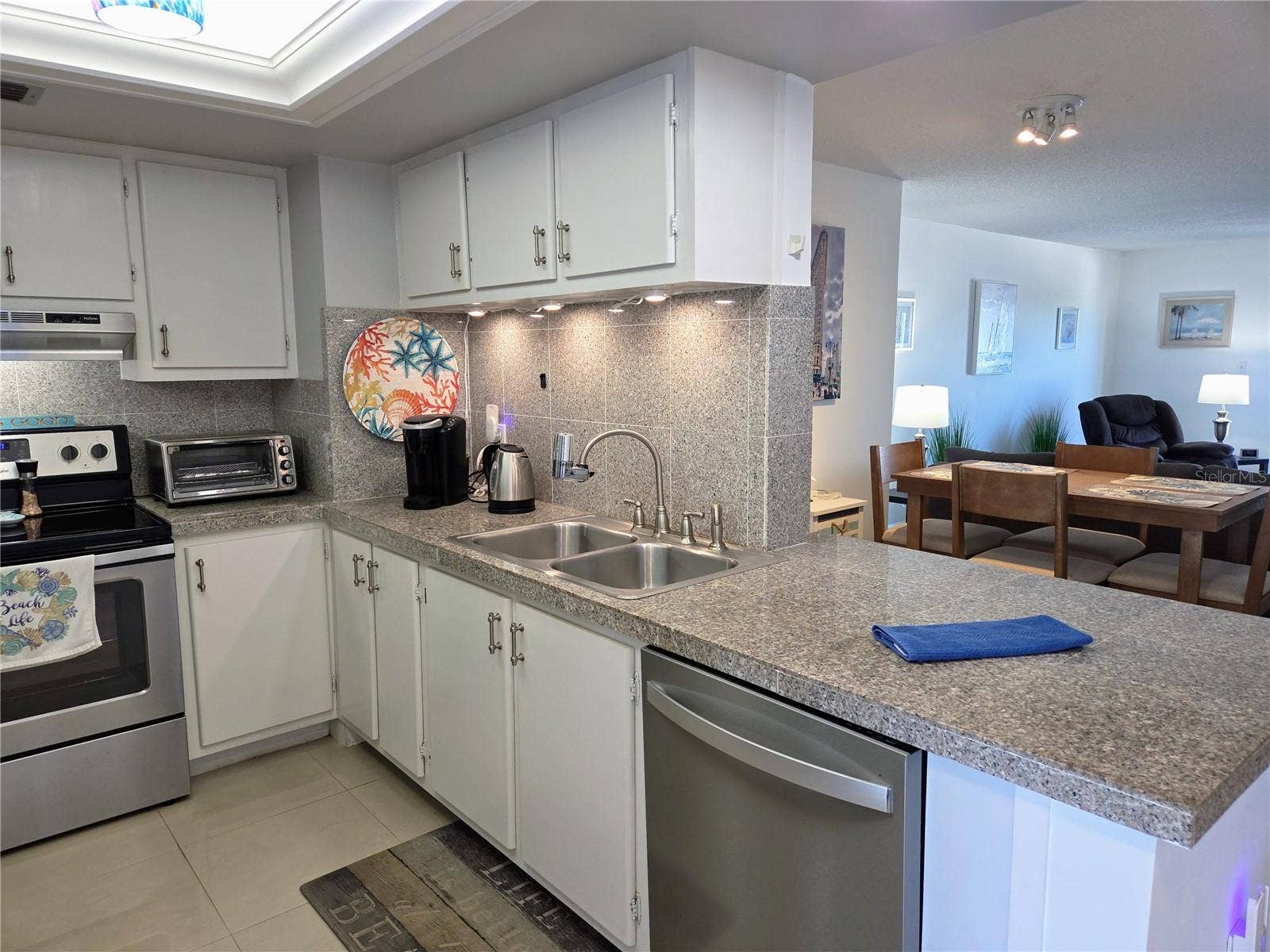 285 107TH AVENUE, #505, Treasure Island, FL 33706 285 107TH AVENUE, #505, Treasure Island, FL 33706