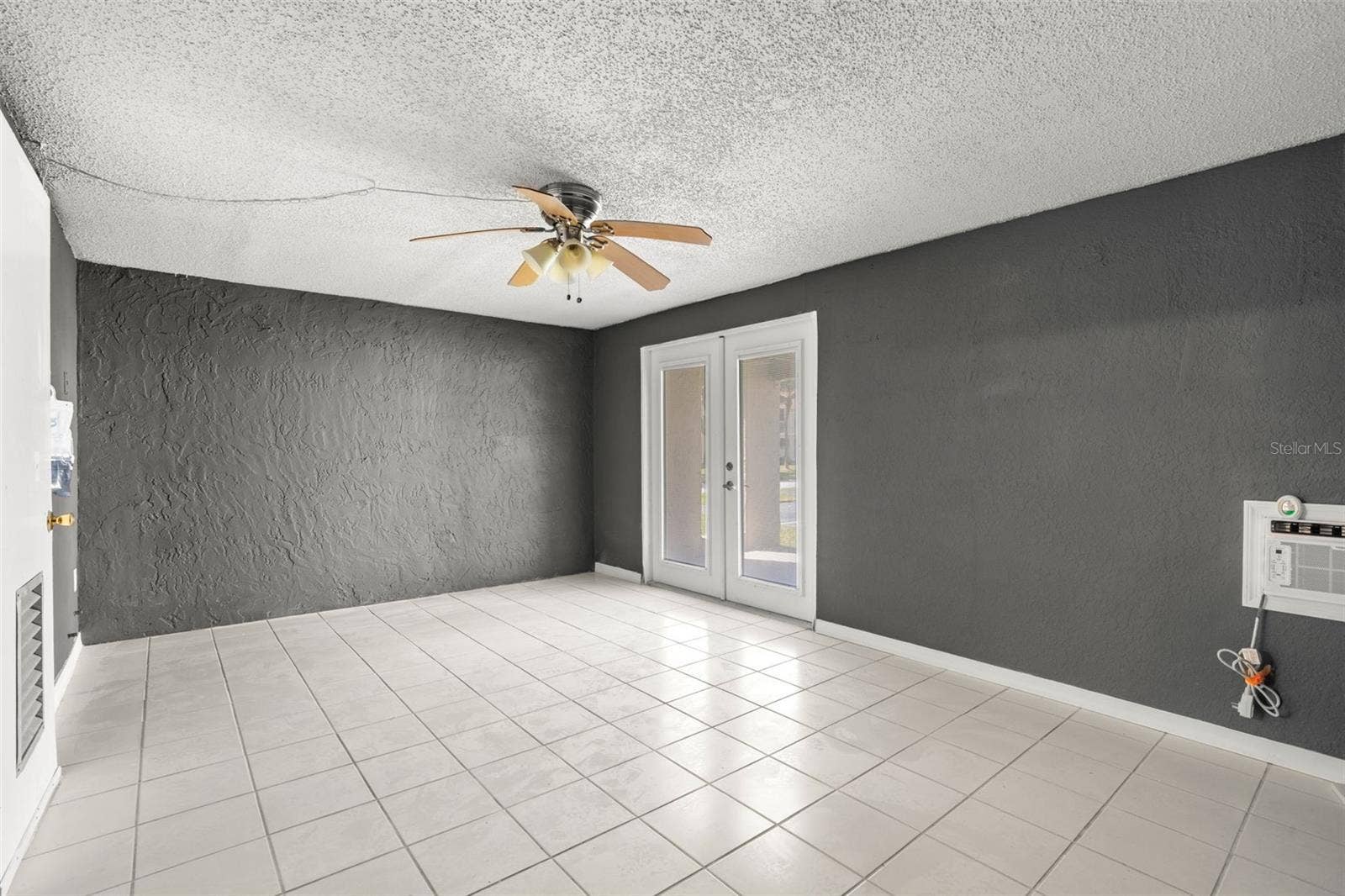 BONUS ROOM WITH PATIO