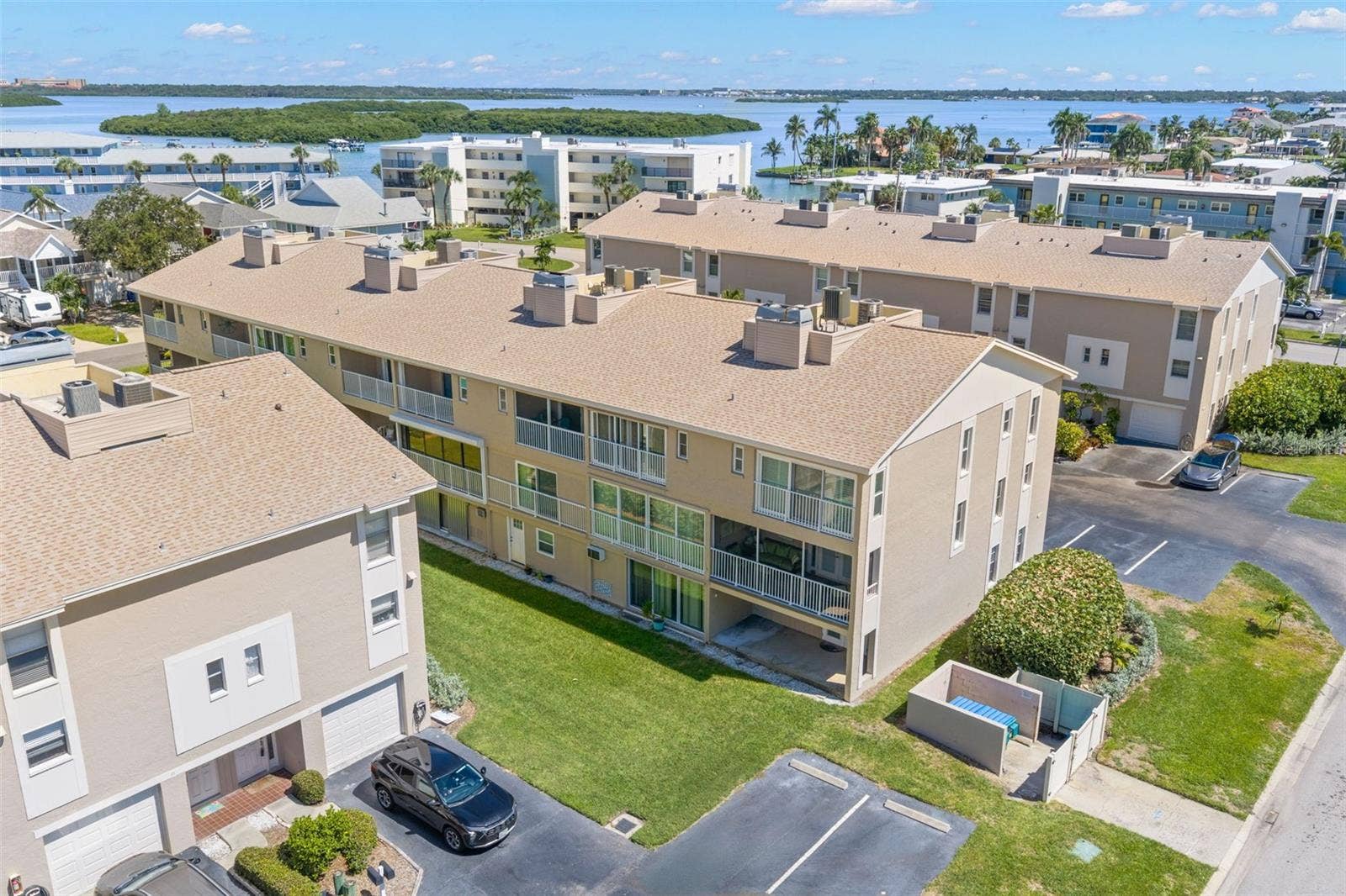 255 CAPRI CIRCLE N, #30, Treasure Island, FL 33706