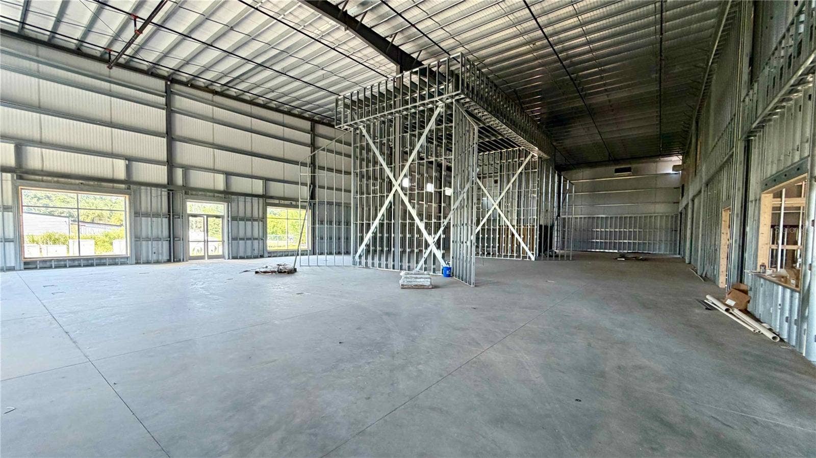 2221 N US HIGHWAY 27/441, Fruitland Park, FL 34731 2221 N US HIGHWAY 27/441, Fruitland Park, FL 34731