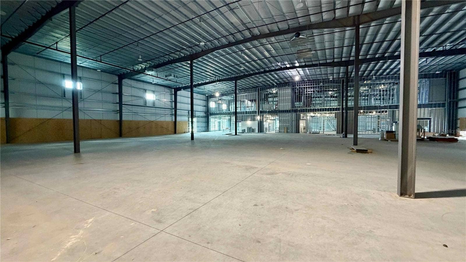 2221 N US HIGHWAY 27/441, Fruitland Park, FL 34731 2221 N US HIGHWAY 27/441, Fruitland Park, FL 34731