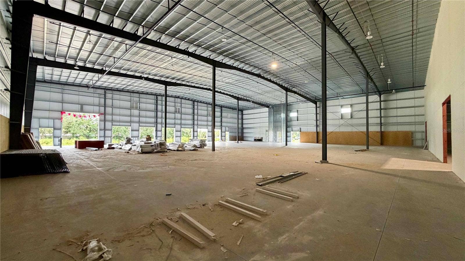 2221 N US HIGHWAY 27/441, Fruitland Park, FL 34731 2221 N US HIGHWAY 27/441, Fruitland Park, FL 34731