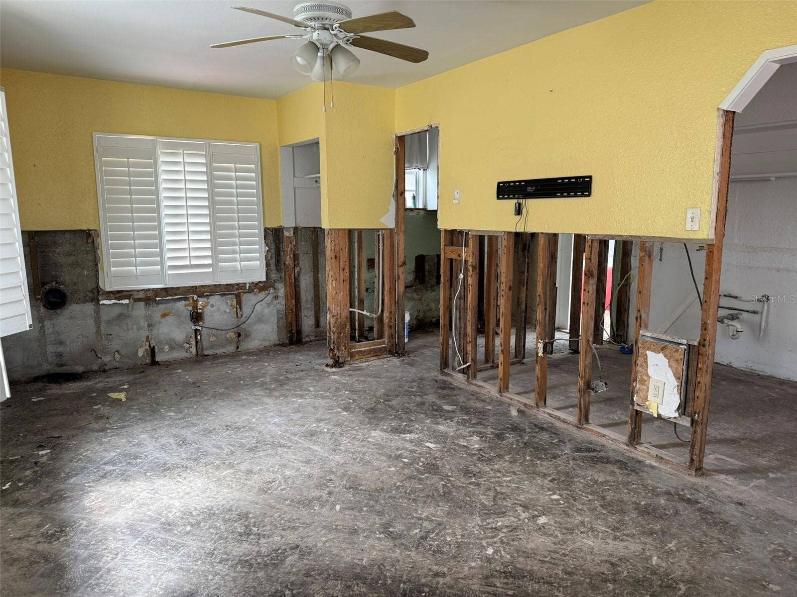 117 12TH AVENUE, Indian Rocks Beach, FL 33785 117 12TH AVENUE, Indian Rocks Beach, FL 33785
