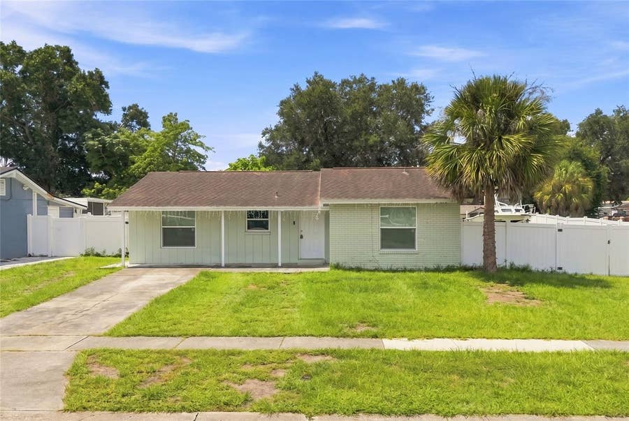 Property photo for 8344 DRYCREEK DRIVE, Tampa, FL