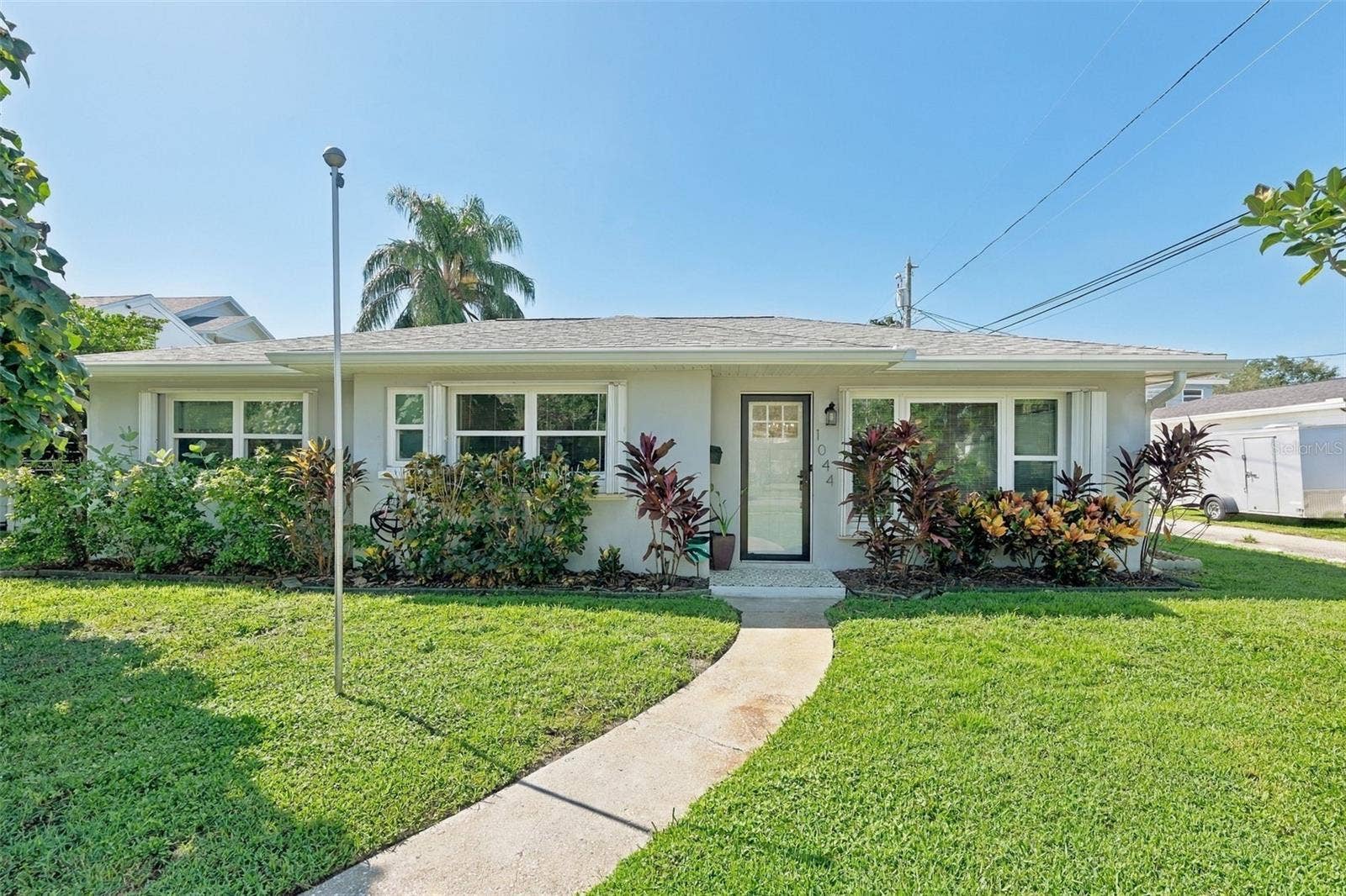 1044 32ND AVENUE N, St Petersburg, FL 33704 1044 32ND AVENUE N, St Petersburg, FL 33704