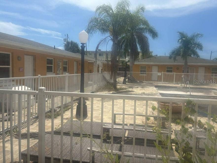 600 68TH AVENUE, St Petersburg, FL 33706 600 68TH AVENUE, St Petersburg, FL 33706
