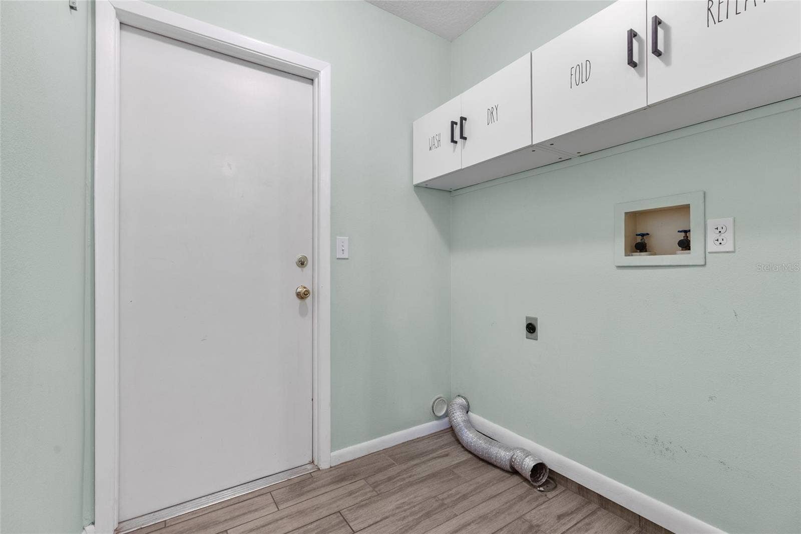 1920 CHENEY COURT, Lutz, FL 33549