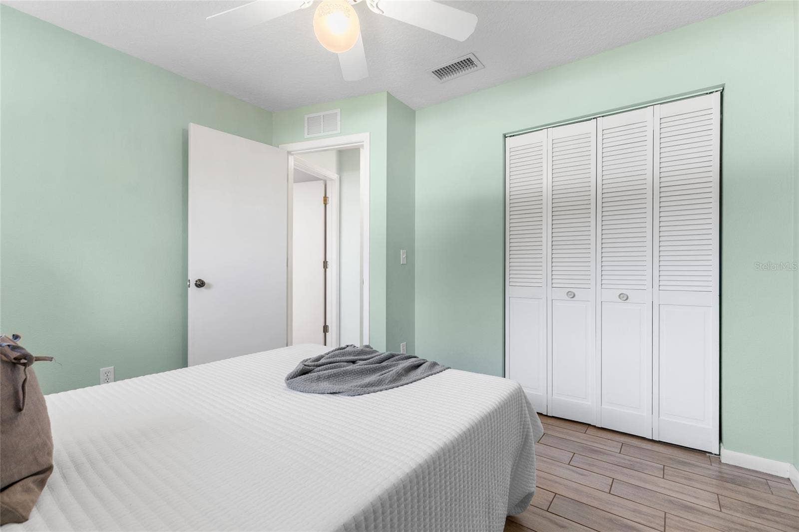 1920 CHENEY COURT, Lutz, FL 33549