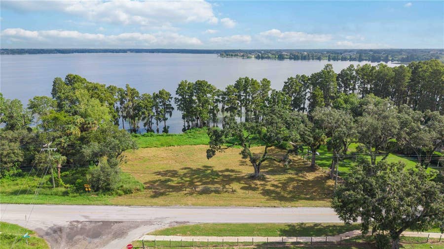 Property photo for 11702 THONOTOSASSA ROAD, Thonotosassa, FL