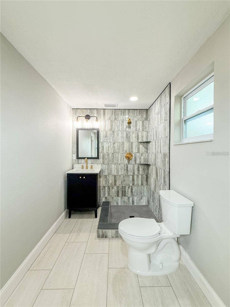8648 78TH PLACE, Seminole, FL 33777 8648 78TH PLACE, Seminole, FL 33777