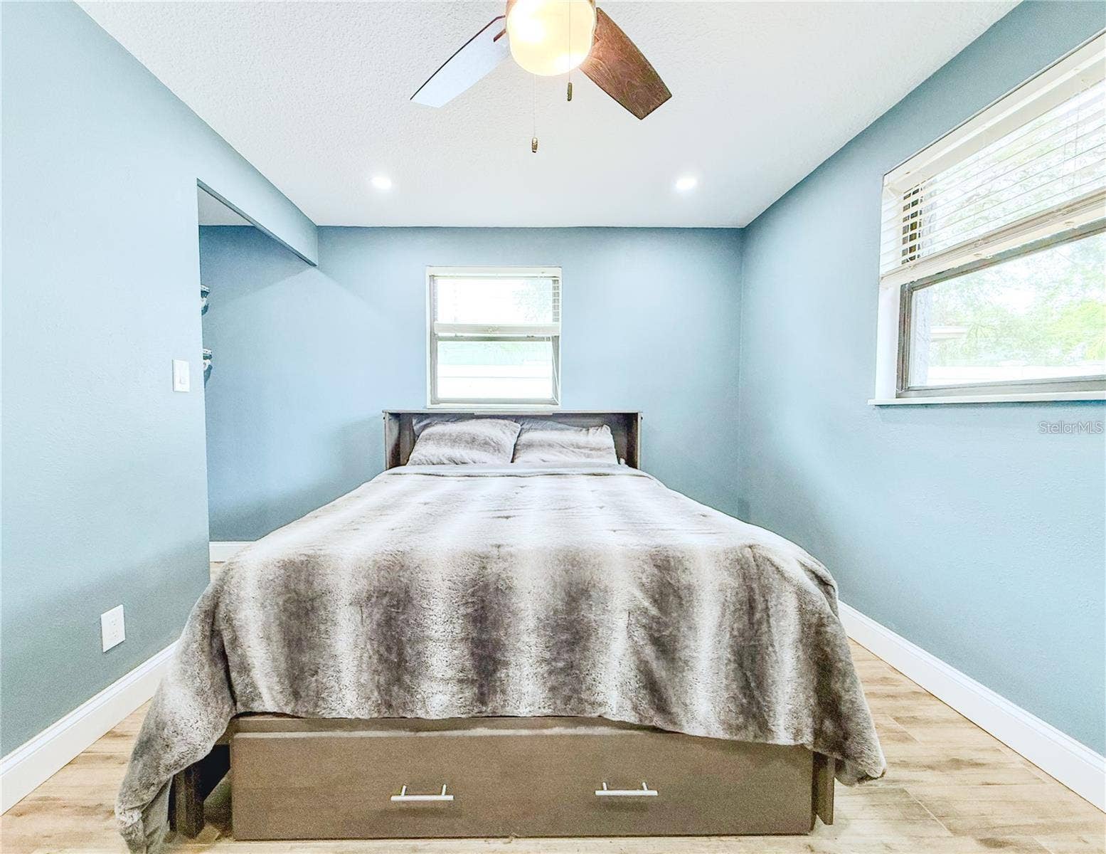 8648 78TH PLACE, Seminole, FL 33777 8648 78TH PLACE, Seminole, FL 33777