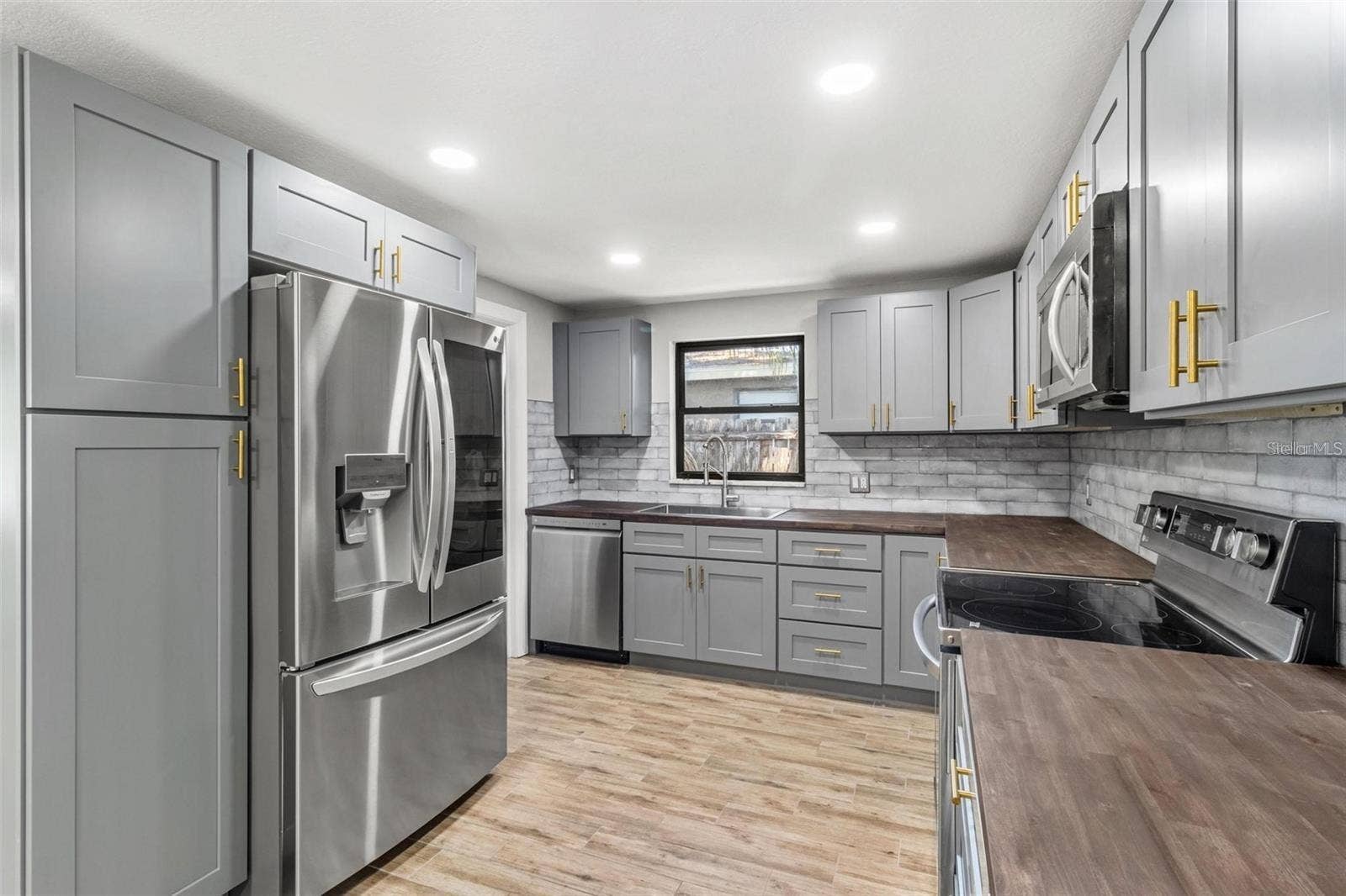 8648 78TH PLACE, Seminole, FL 33777 8648 78TH PLACE, Seminole, FL 33777