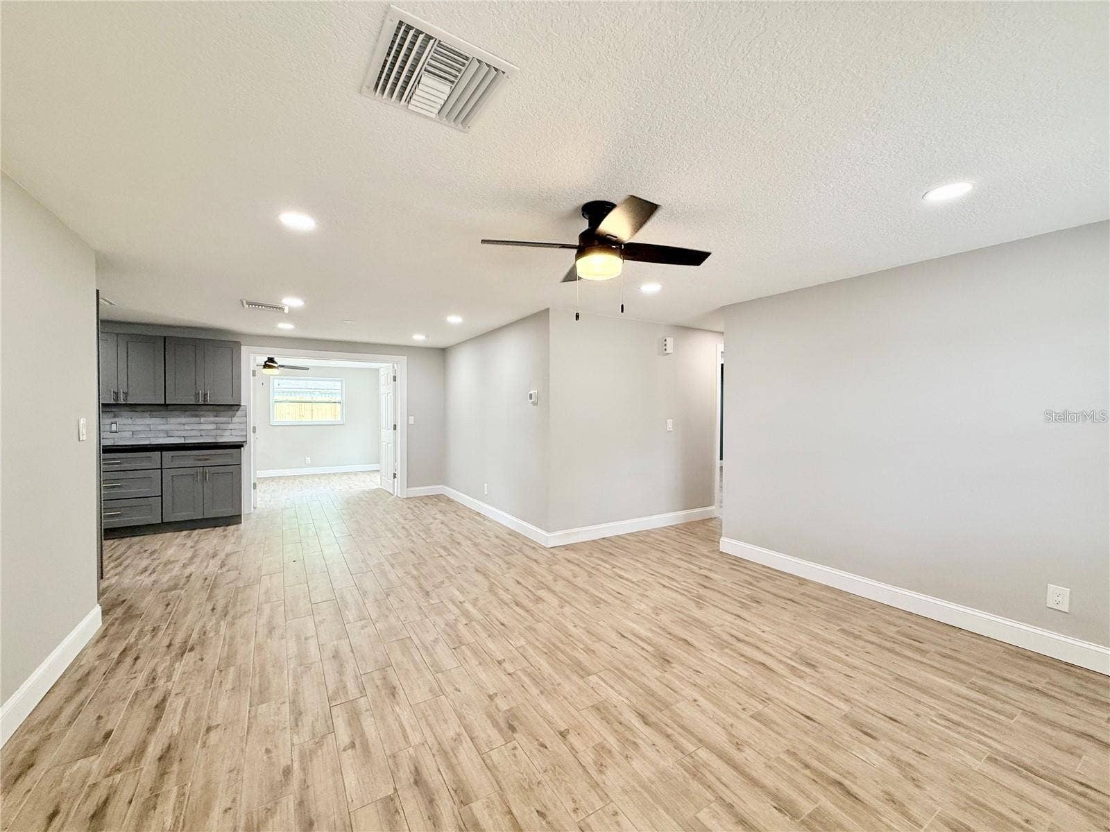 8648 78TH PLACE, Seminole, FL 33777 8648 78TH PLACE, Seminole, FL 33777
