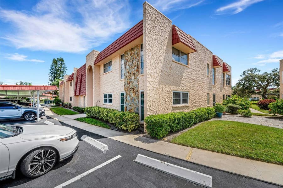 Property photo for 223 BUTTONWOOD CIRCLE, #223, Seminole, FL