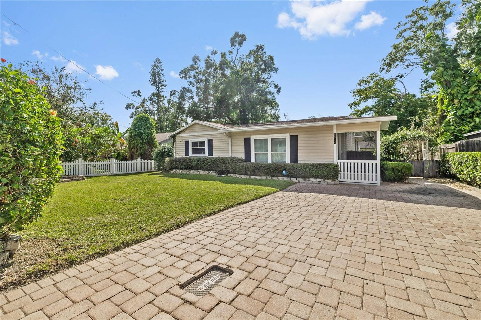 6914 N LYNN AVENUE, Tampa, FL 33604 6914 N LYNN AVENUE, Tampa, FL 33604