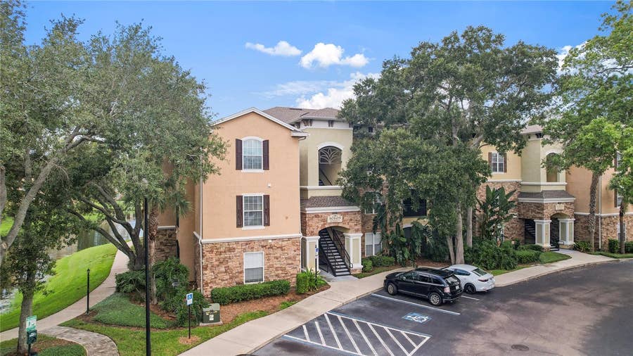 Property photo for 10105 COURTNEY OAKS CIRCLE, #203, Tampa, FL